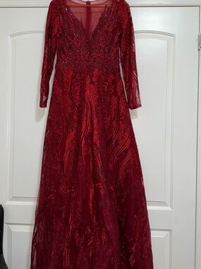 Elegant Deep Red Long Sleeve Beaded Evening Dress